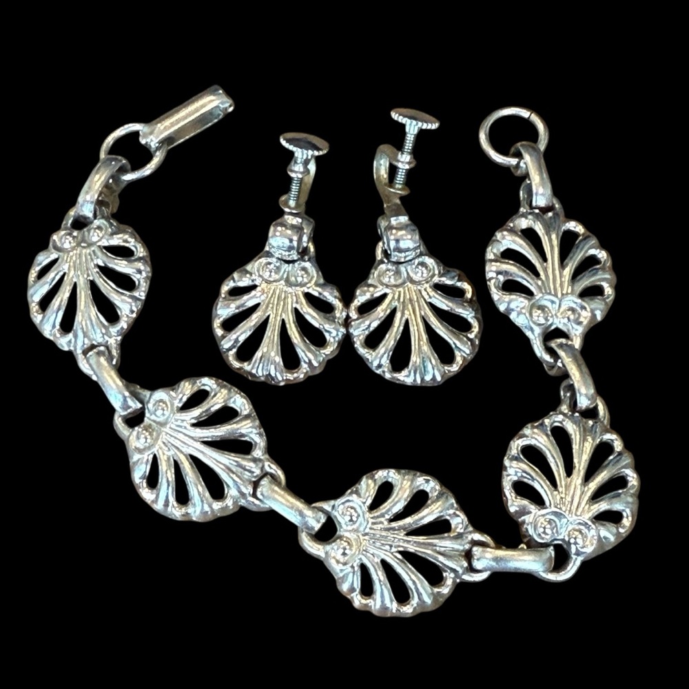 Vintage Jewelry Set Openwork Style 7” Bracelet & Screw Back Earrings Silver Tone